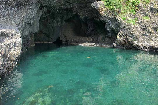 青の洞窟（竜王洞）