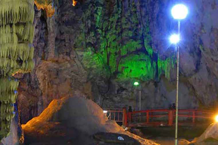 備中鐘乳穴（びっちゅうかなちあな）