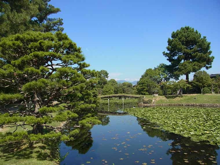 衆楽園（しゅうらくえん）