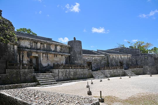 玉陵玉陵(たまうどぅん)