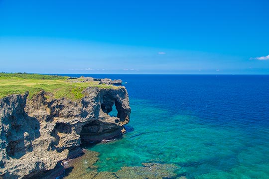 万座毛(まんざもう)