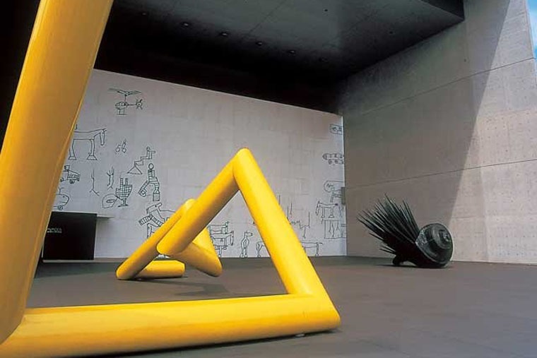 丸亀市猪熊弦一郎現代美術館