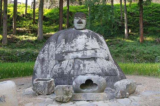 万治の石仏（まんじのせきぶつ）