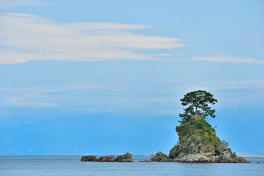 国定公園 雨晴海岸（あまはらしかいがん）
