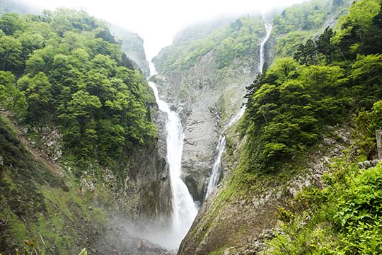 称名滝（しょうみょうだき）