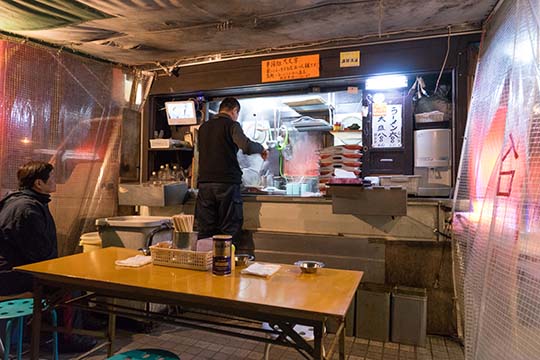 夜の屋台中華通り