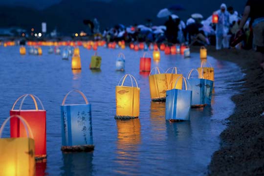 とうろう流しと大花火大会