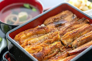 青島食堂 あなご重