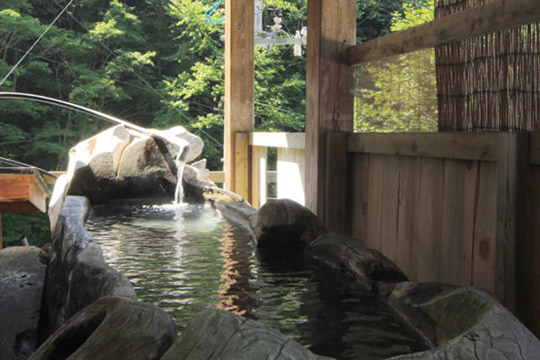 新高湯温泉　五つの絶景露天風呂　吾妻屋旅館