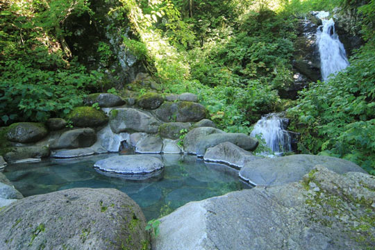 新高湯温泉　五つの絶景露天風呂　吾妻屋旅館