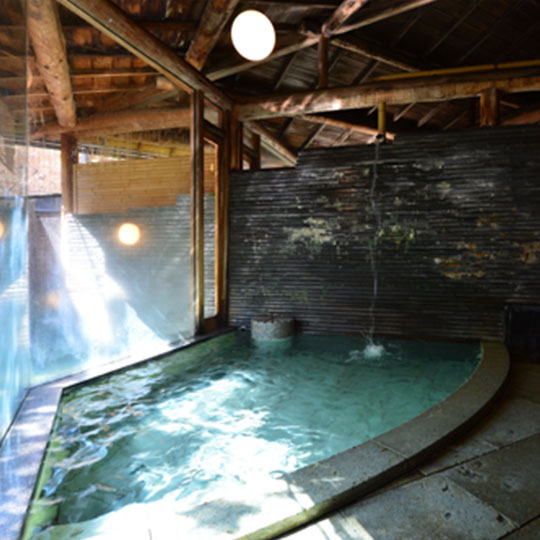 信州特産・馬刺しのたたき～すぎもと流美ヶ原温泉 旅館すぎもと　殿湯（朝）白糸の湯 木曽の五木を使用した内湯