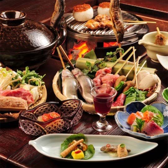 上牧温泉 人気の貸切風呂と炭火山里料理の宿 辰巳館　炭火山里料理