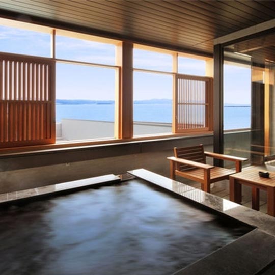 千葉県　鏡ヶ浦温泉　ｒｏｋｕｚａ　客室露天風呂　ラグジュアリースイート