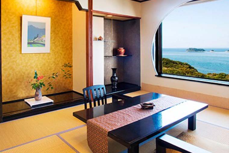 上質の美味とおもてなし。オーシャンビューの宿 旅荘 海の蝶