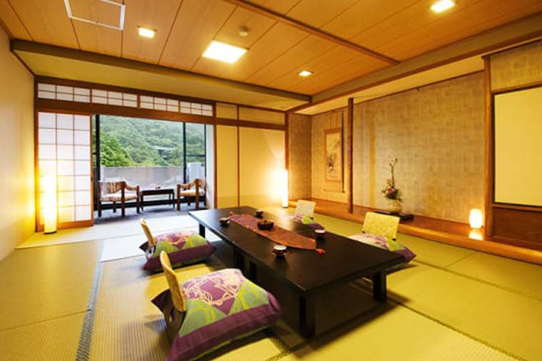 湯の山温泉 ホテル湯の本