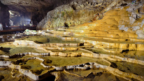 秋芳洞（あきよしどう）