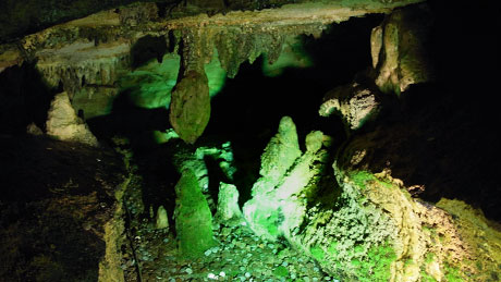 面不動鍾乳洞（めんふどうしょうにゅうどう）