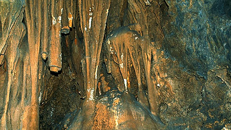 宇津野洞窟（うつのどうくつ）