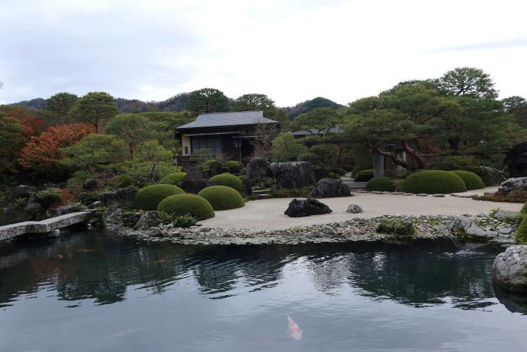 足立美術館の池庭