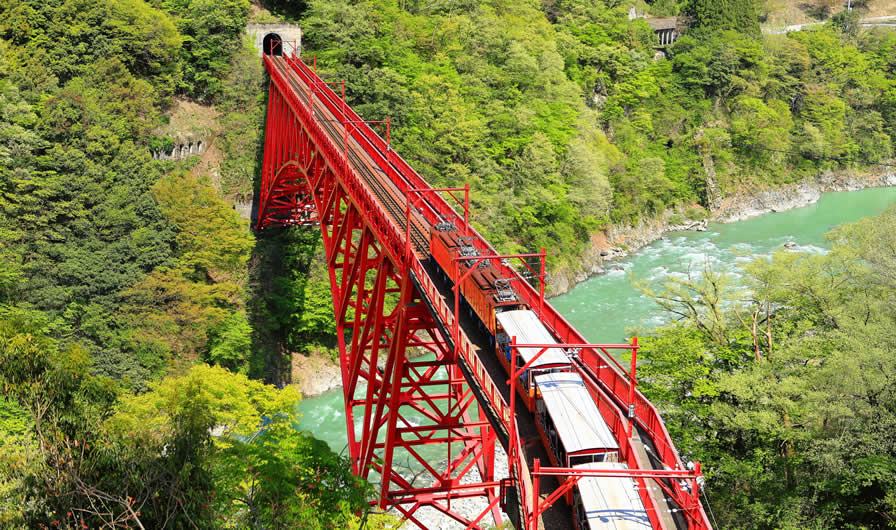 黒部峡谷（富山県）