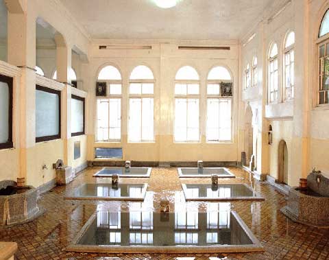  四万温泉　積善館本館