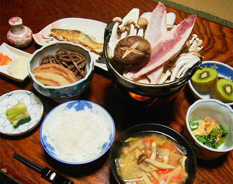 栃尾又温泉　湯治の宿　神風館