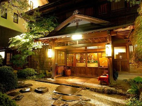 料亭旅館　八ツ三館