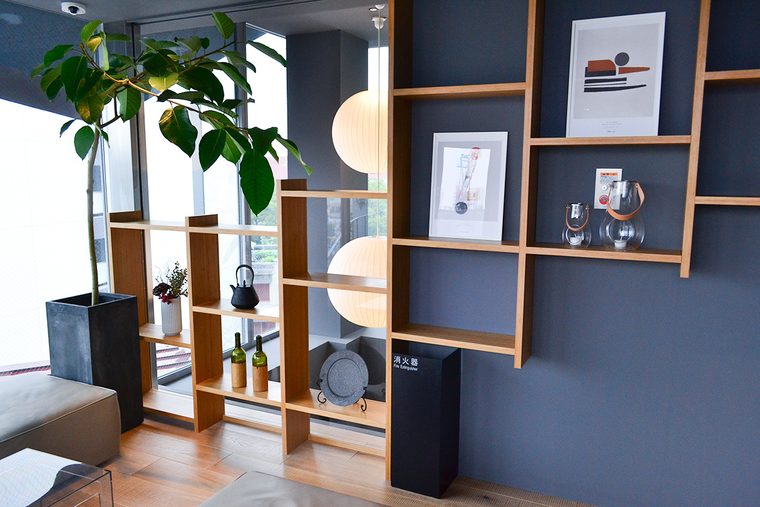 「ナインアワーズ浅草」ラウンジ