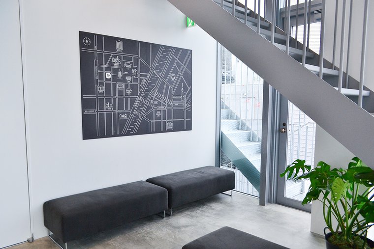 「ナインアワーズ浅草」ラウンジ