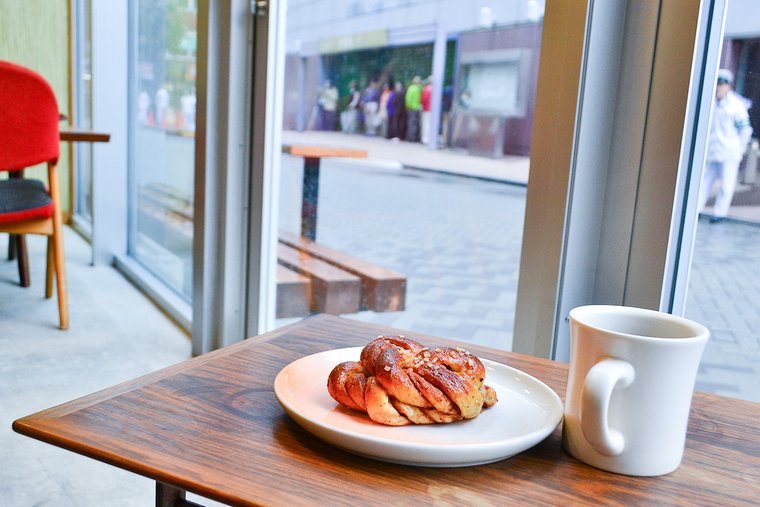 何時間も長居したくなっちゃう居心地のいいカフェ「FUGLEN ASAKUSA」