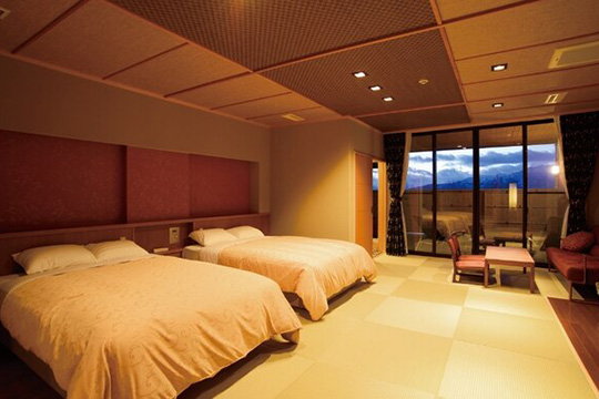 天然温泉露天風呂全室完備　満天の宿