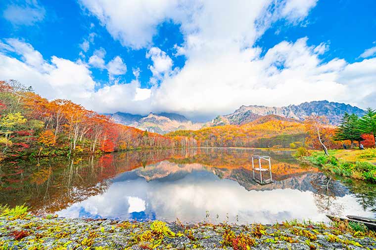 戸隠高原「鏡池」