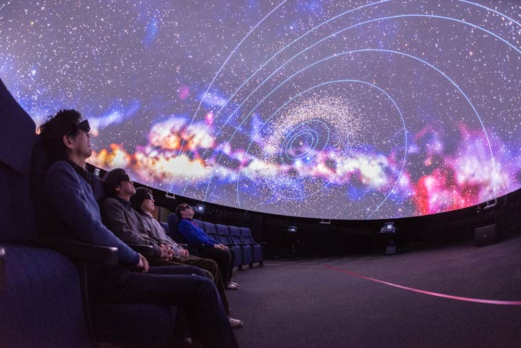 国立天文台 4D2Uドームシアター
