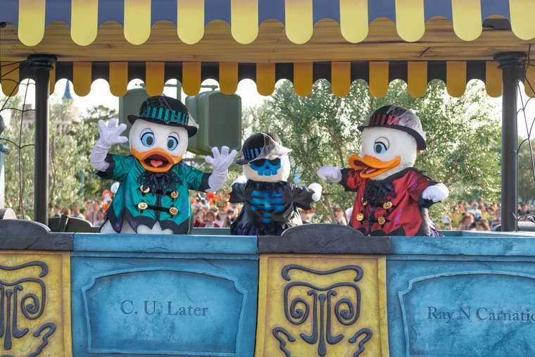 東京ディズニーランド 　ハロウィーンショー「スプーキー“Boo!”パレード」