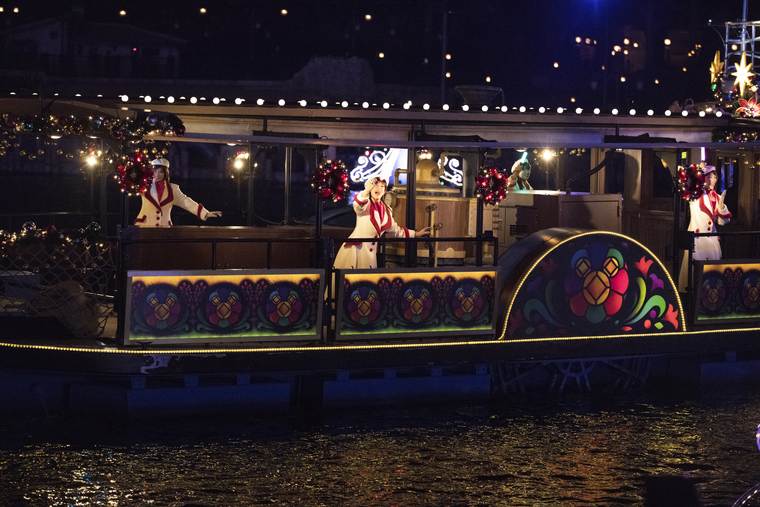 東京ディズニーシー　ショー　「カラー・オブ・クリスマス」