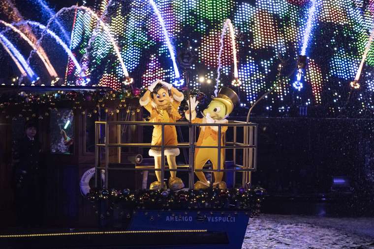 東京ディズニーシー　ショー　「カラー・オブ・クリスマス」