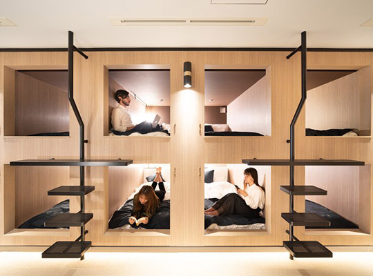 ＣＡＦＥ／ＭＩＮＩＭＡＬ　ＨＯＴＥＬ　ＯＵＲ　ＯＵＲ（アウア）