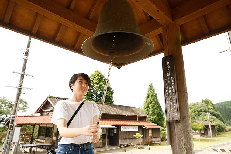 幸せの鐘を鳴らす