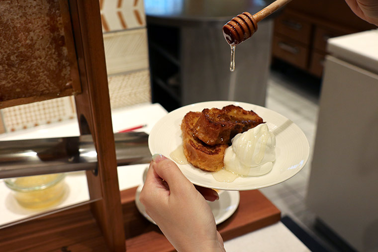 ヴィータ ダイニングでフレンチトースト、スイーツを堪能