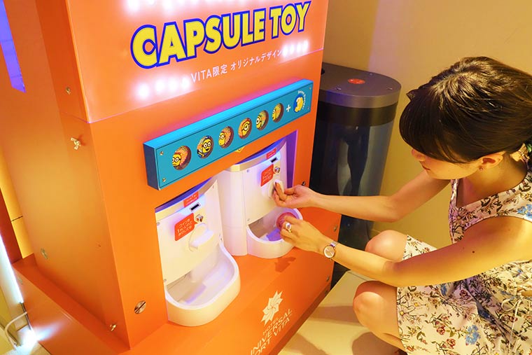 ヴィータ限定　ミニオン缶バッジガチャ