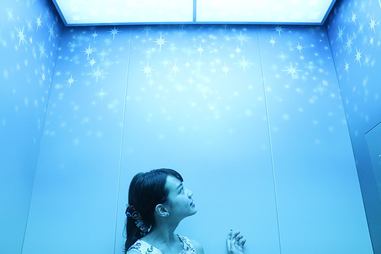 ホテル ユニバーサル ポート ヴィータ　キラキラと輝くエレベーター