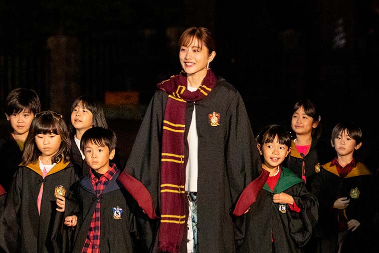 ウインター・イン・ザ・ウィザーディング・ワールド・オブ・ハリー・ポッター 開幕セレモニー 石原さとみ