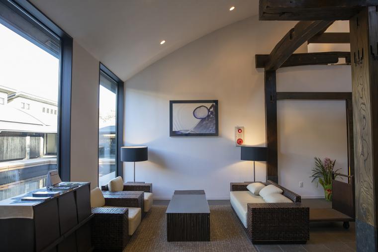 富岳群青　フロント