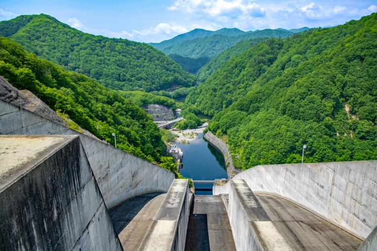 水上温泉郷　奈良俣ダム
