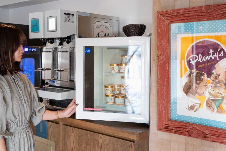  8HOTEL茅ヶ崎　ロビー