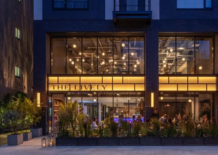 ＴＨＥ　ＬＩＶＥＬＹ（ザ　ライブリー）大阪本町