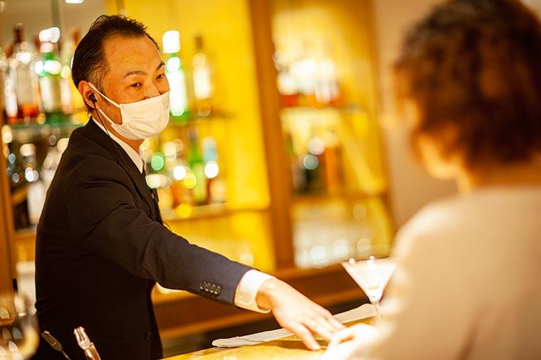 ホテルアラマンダ青山　メインダイニング「ポルトフィーノ」バーカウンター