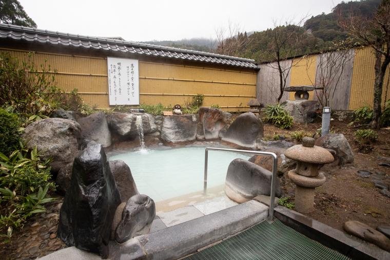霧島ホテル　硫黄谷庭園大浴場
