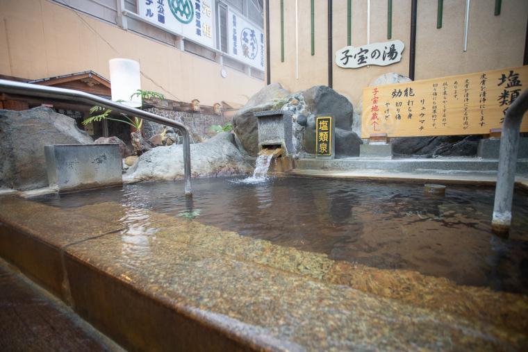 霧島ホテル　硫黄谷庭園大浴場