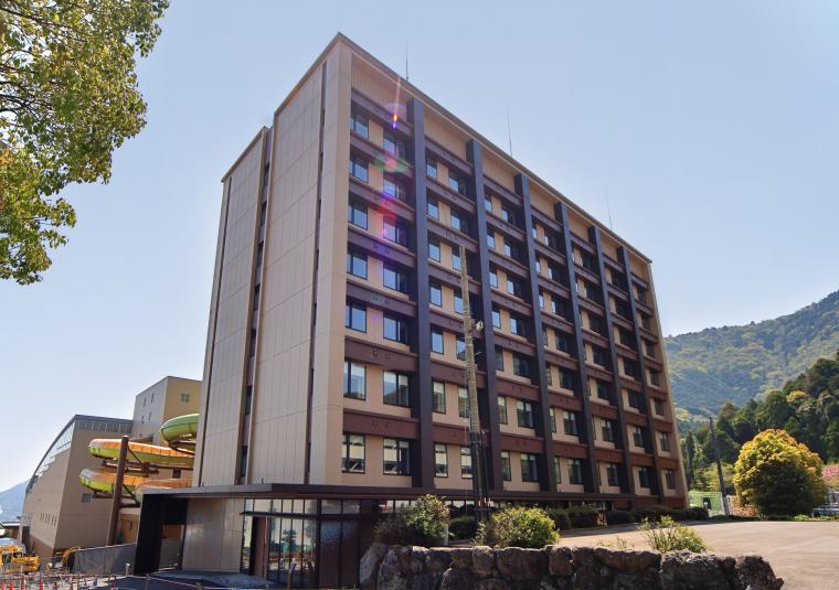 屋内プール「アクアビート」に隣接する「虹館」